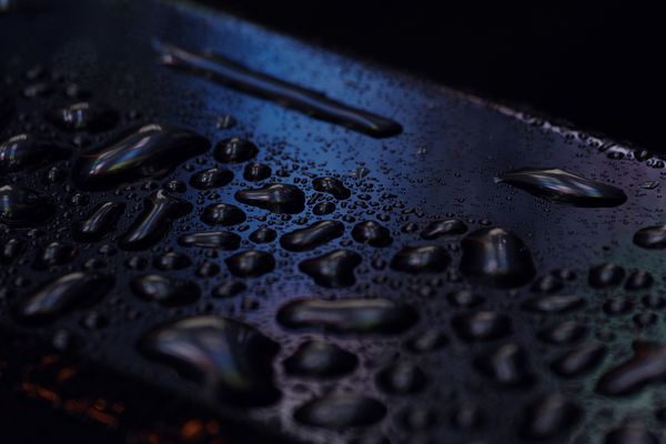 金属と水滴の作例写真