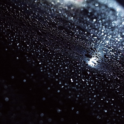 フロントウィンドウの雨粒の作例写真